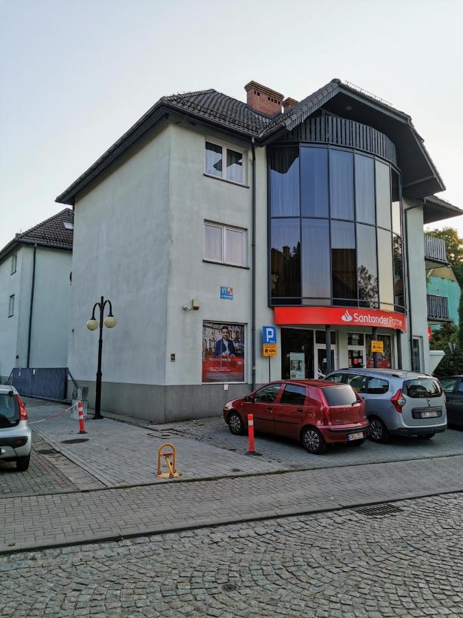 Uroczy Apartament Przy Deptaku Z Parkingiem. Polanica-Zdrój Kültér fotó
