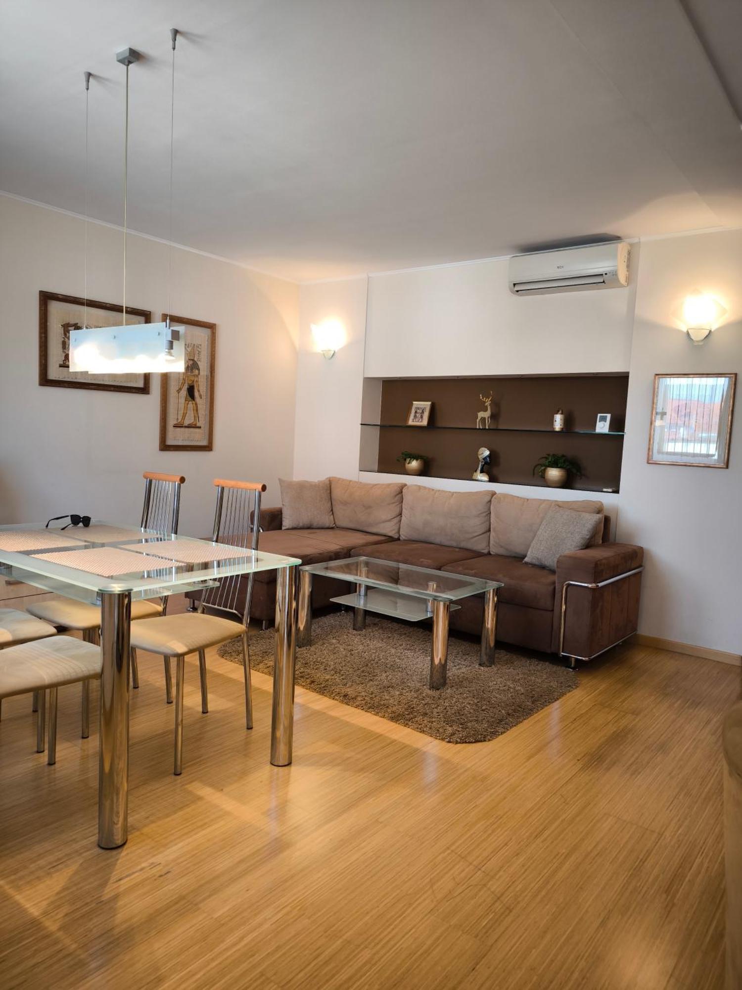 Uroczy Apartament Przy Deptaku Z Parkingiem. Polanica-Zdrój Kültér fotó