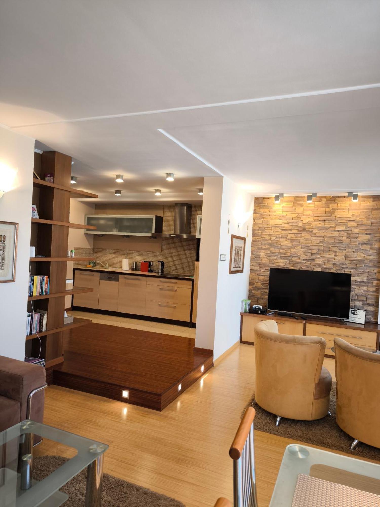 Uroczy Apartament Przy Deptaku Z Parkingiem. Polanica-Zdrój Kültér fotó